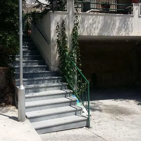 Πανσιόν Kaja Μακάρσκα